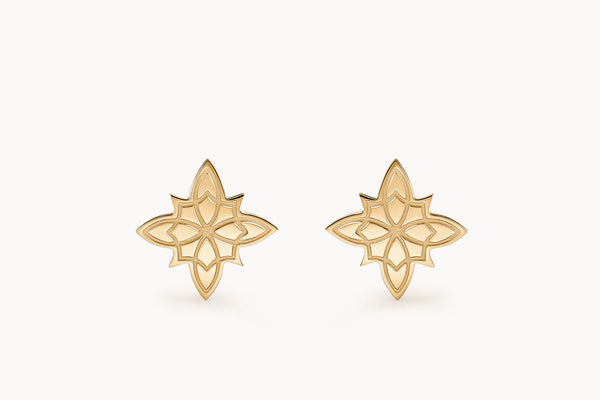 Oak Sitting star earrings