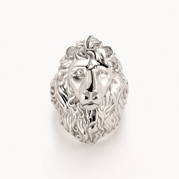 Commodore statement ring in silver