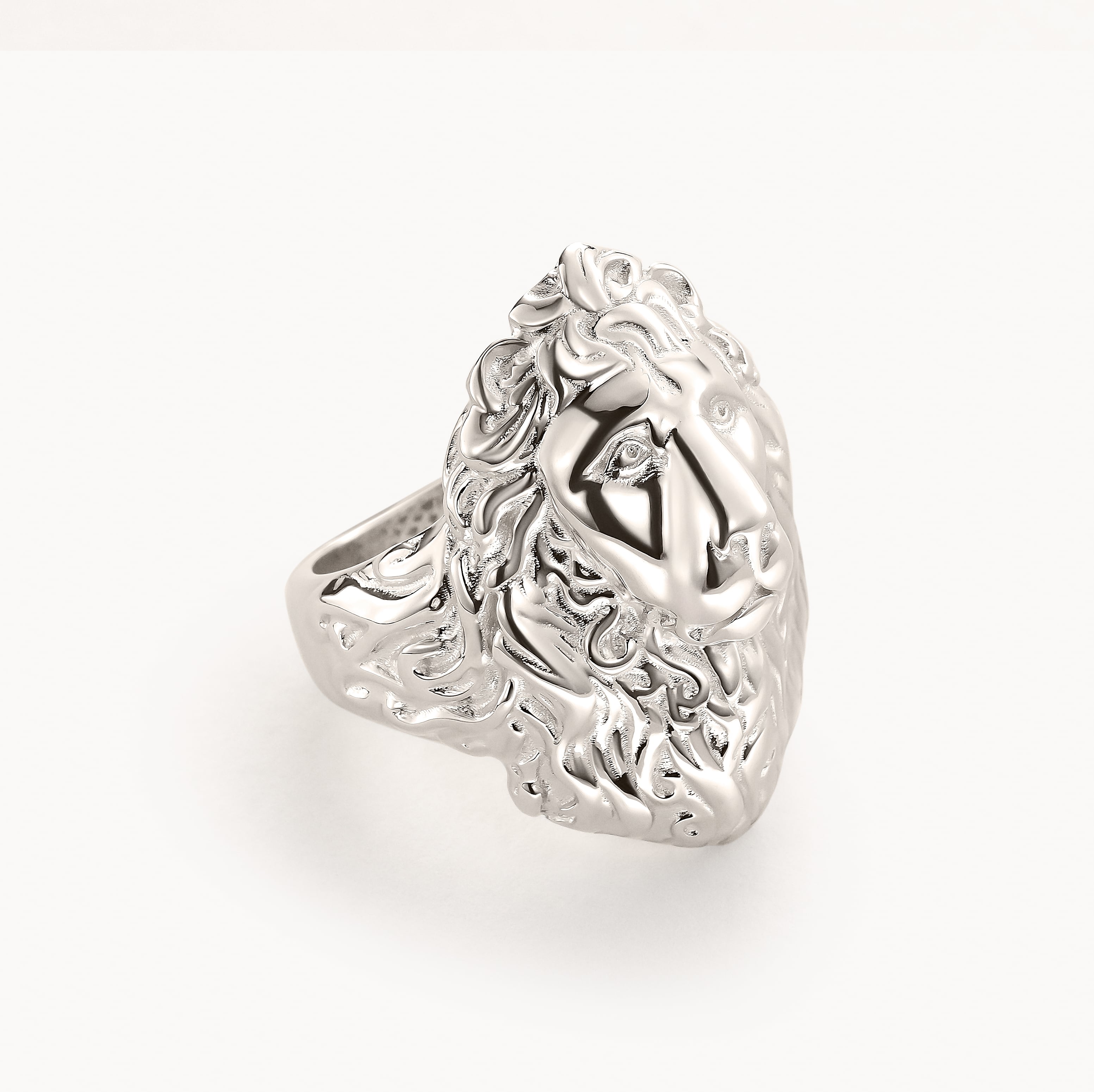 Commodore statement ring in silver