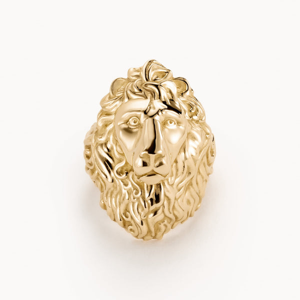 Commodore statement ring in gold