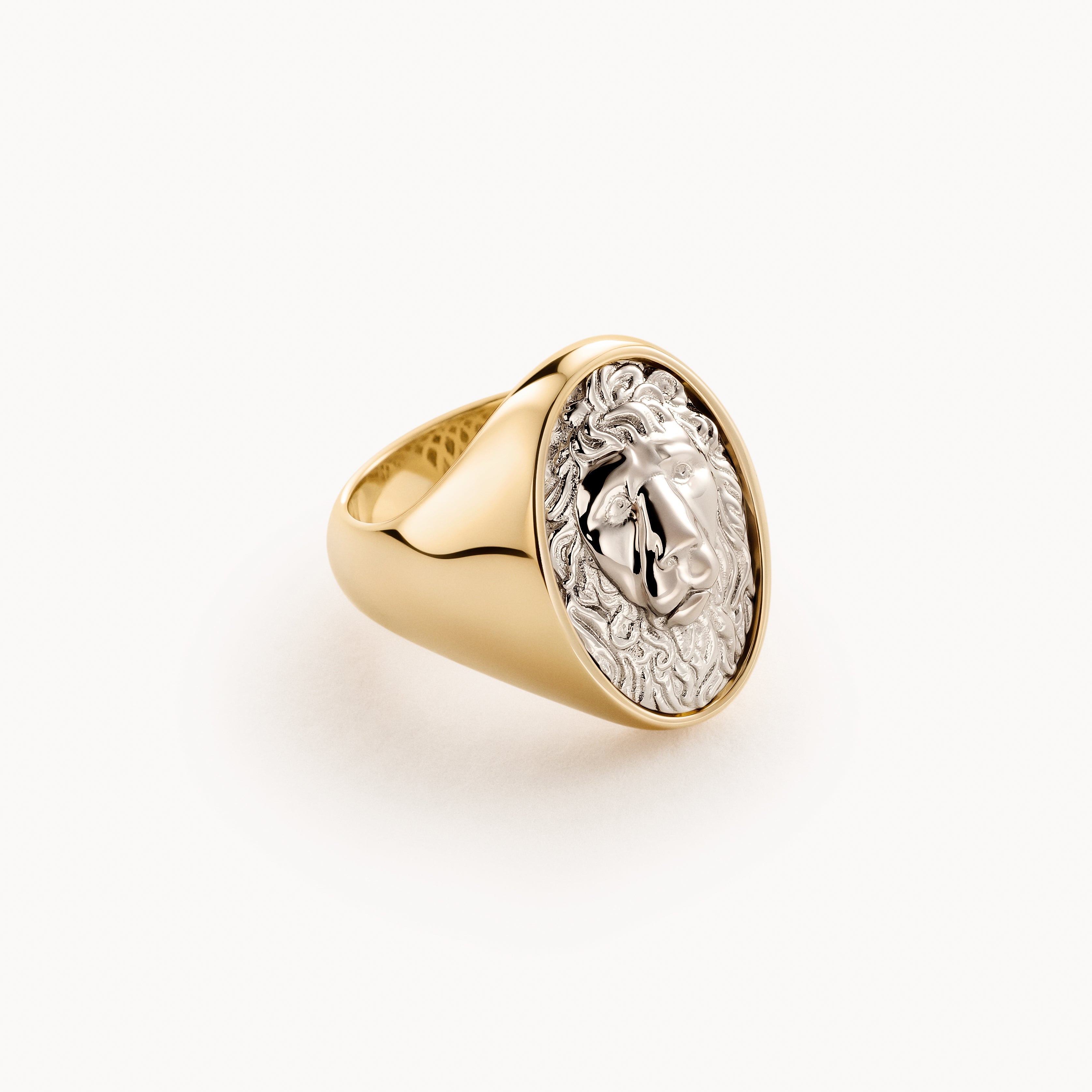 Commodore signet ring in gold and platinum