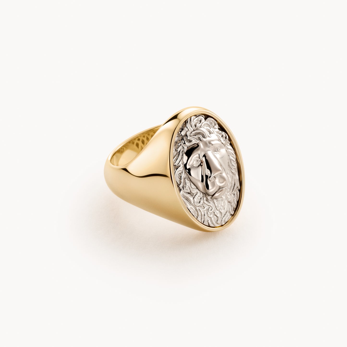 Commodore signet ring in gold and platinum