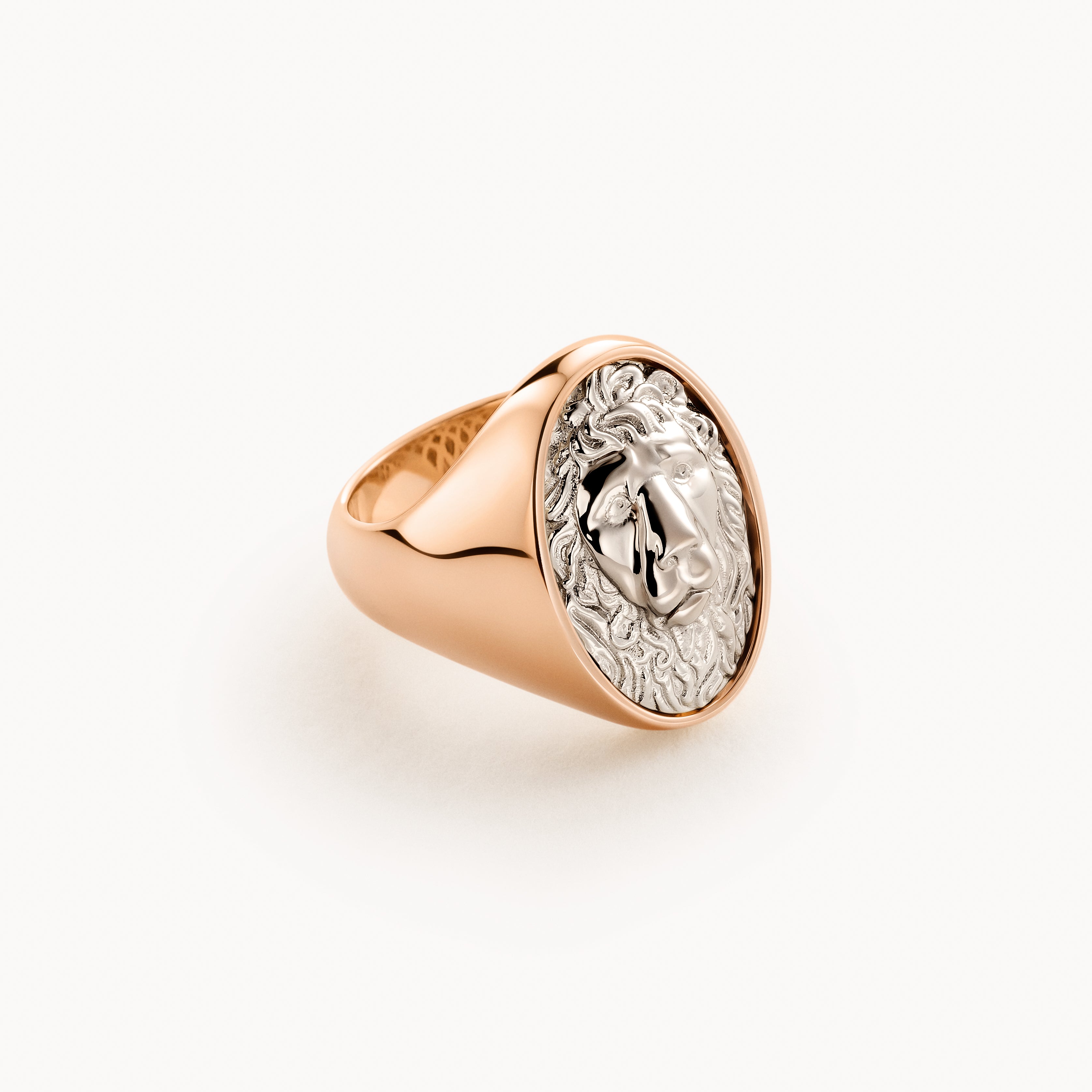 Commodore signet ring in rose gold and platinum
