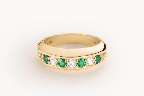 Alternating Stuyvesant ring in diamond and emerald