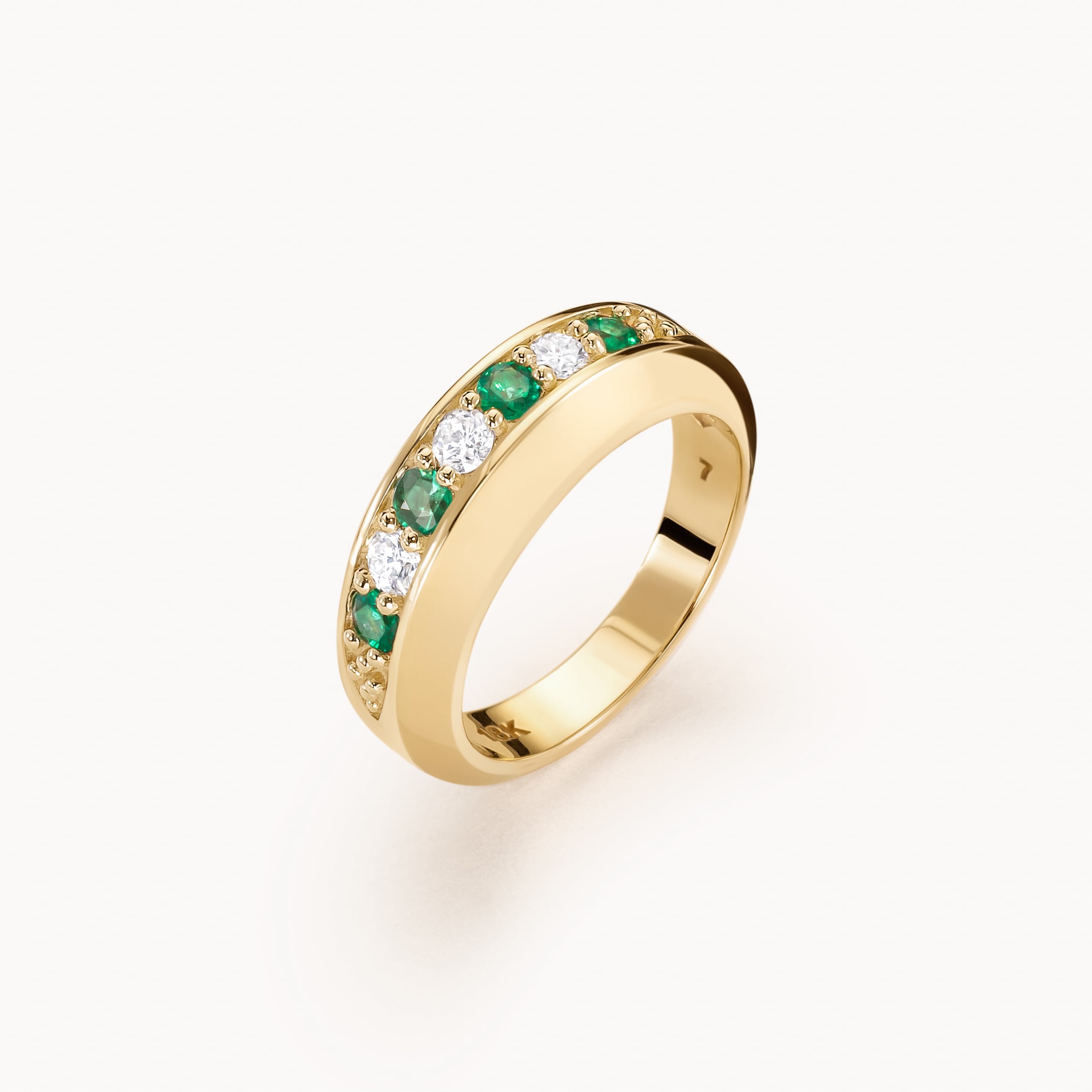 Alternating Stuyvesant ring in diamond and emerald