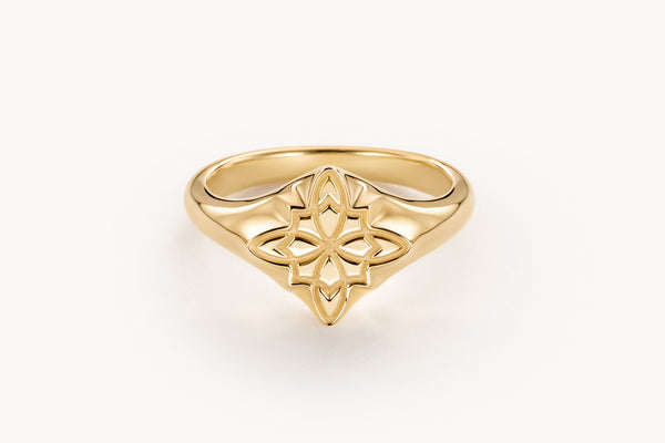 Oak Sitting star ring