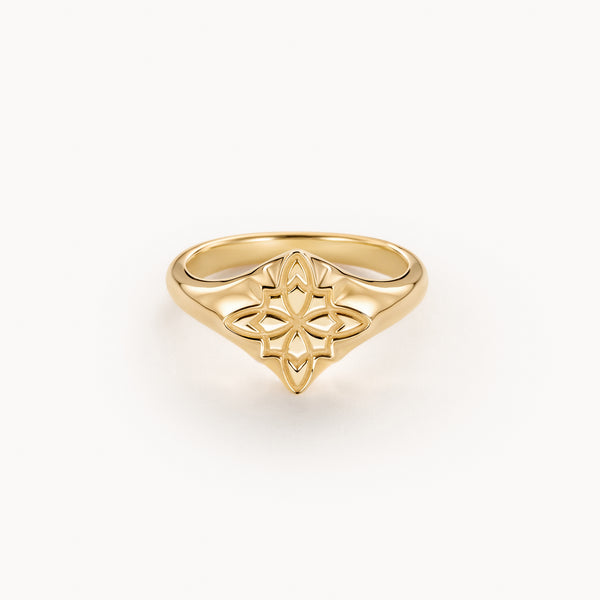 Oak Sitting star ring