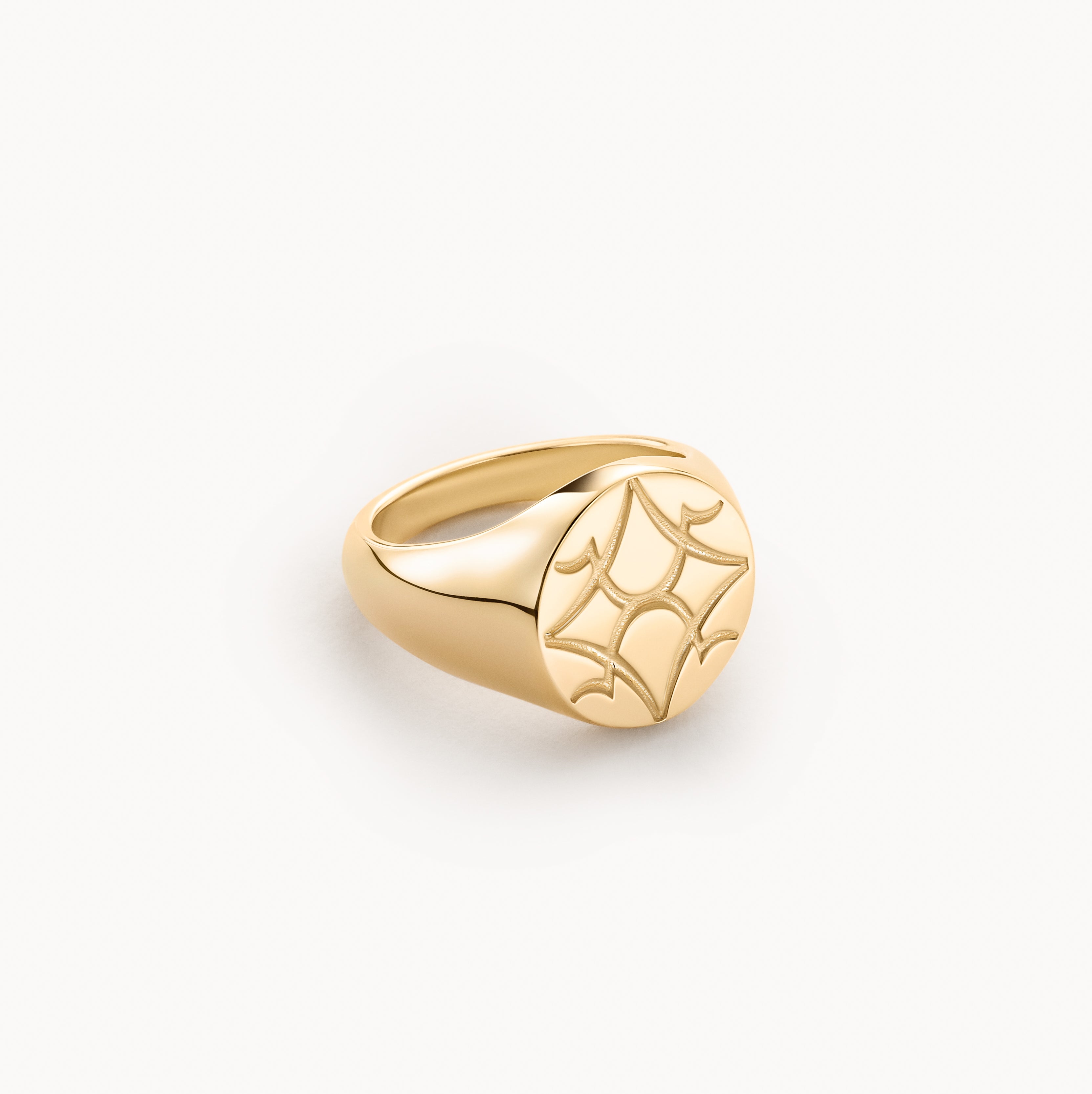 Oak Sitting round signet ring