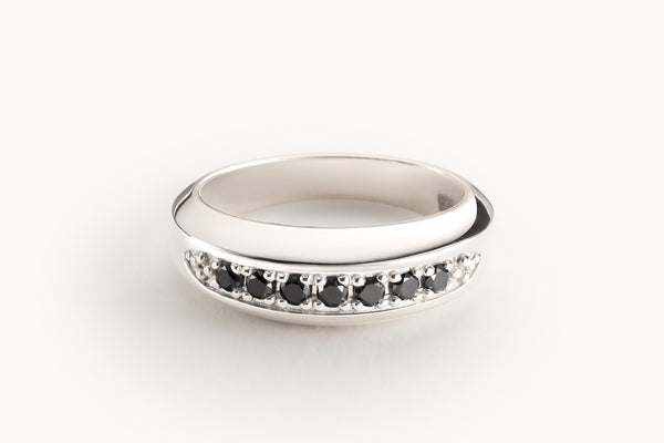 Stuyvesant ring in black diamond and silver
