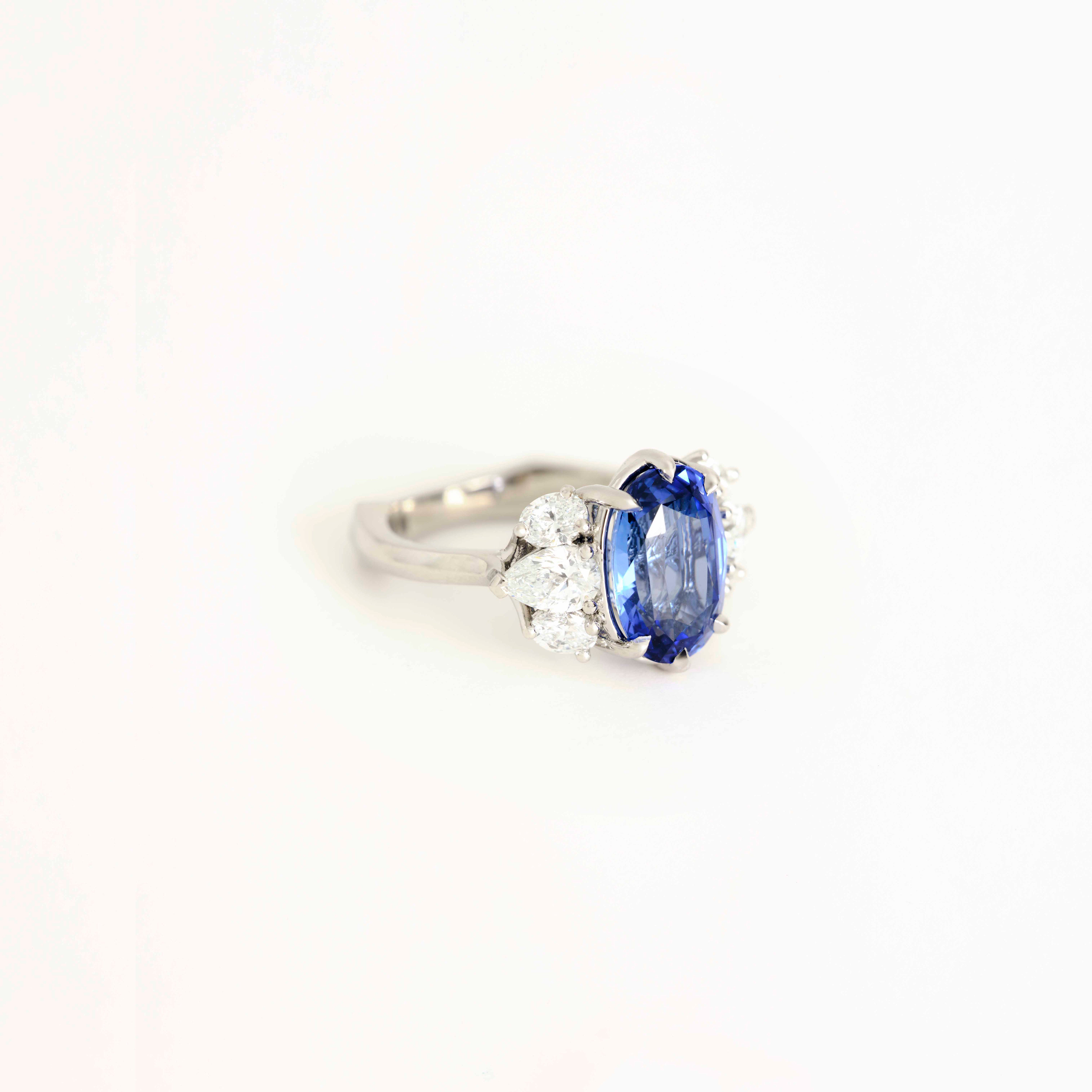 Oval Sapphire & Diamond Ring 