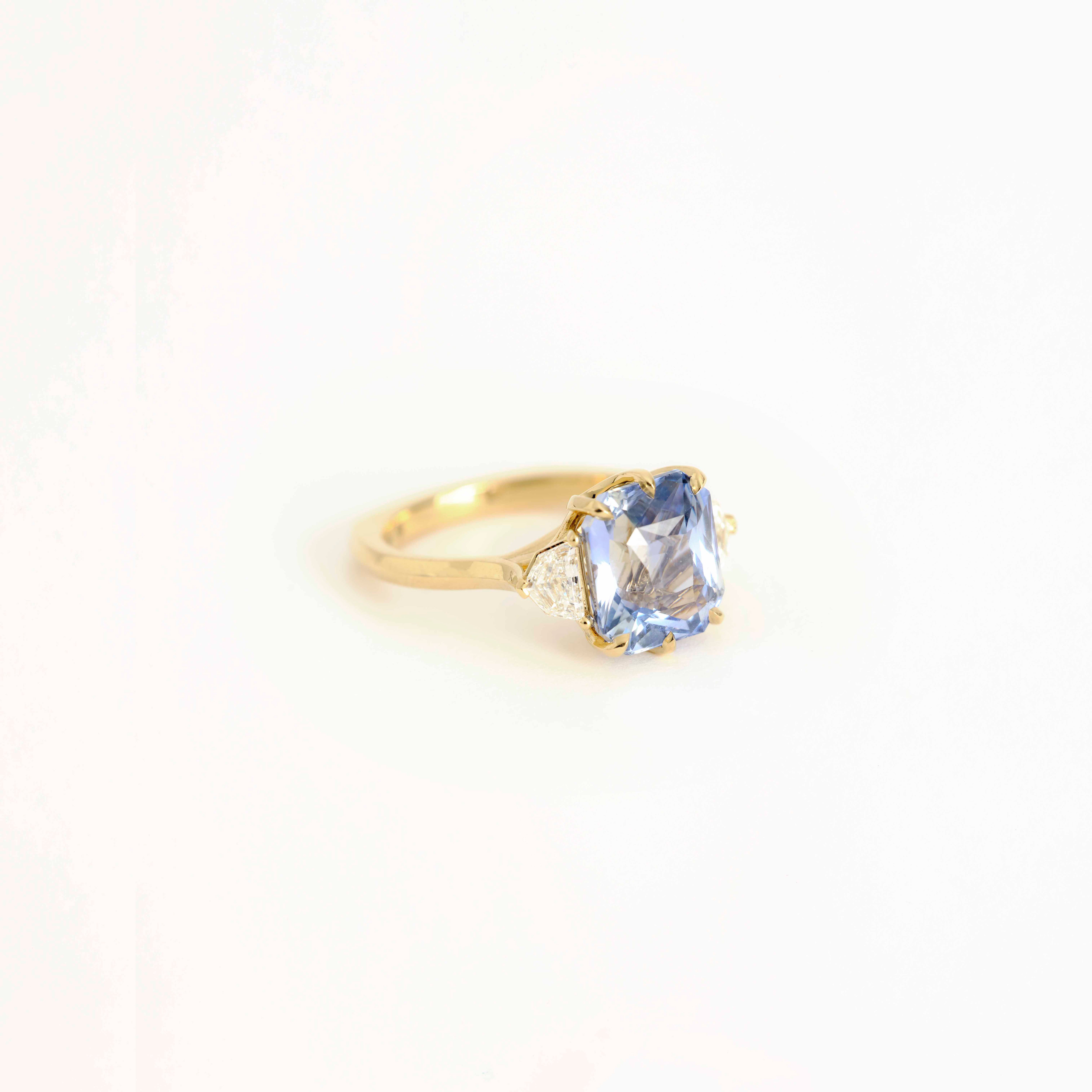 Bicolor Sapphire & Diamond Ring