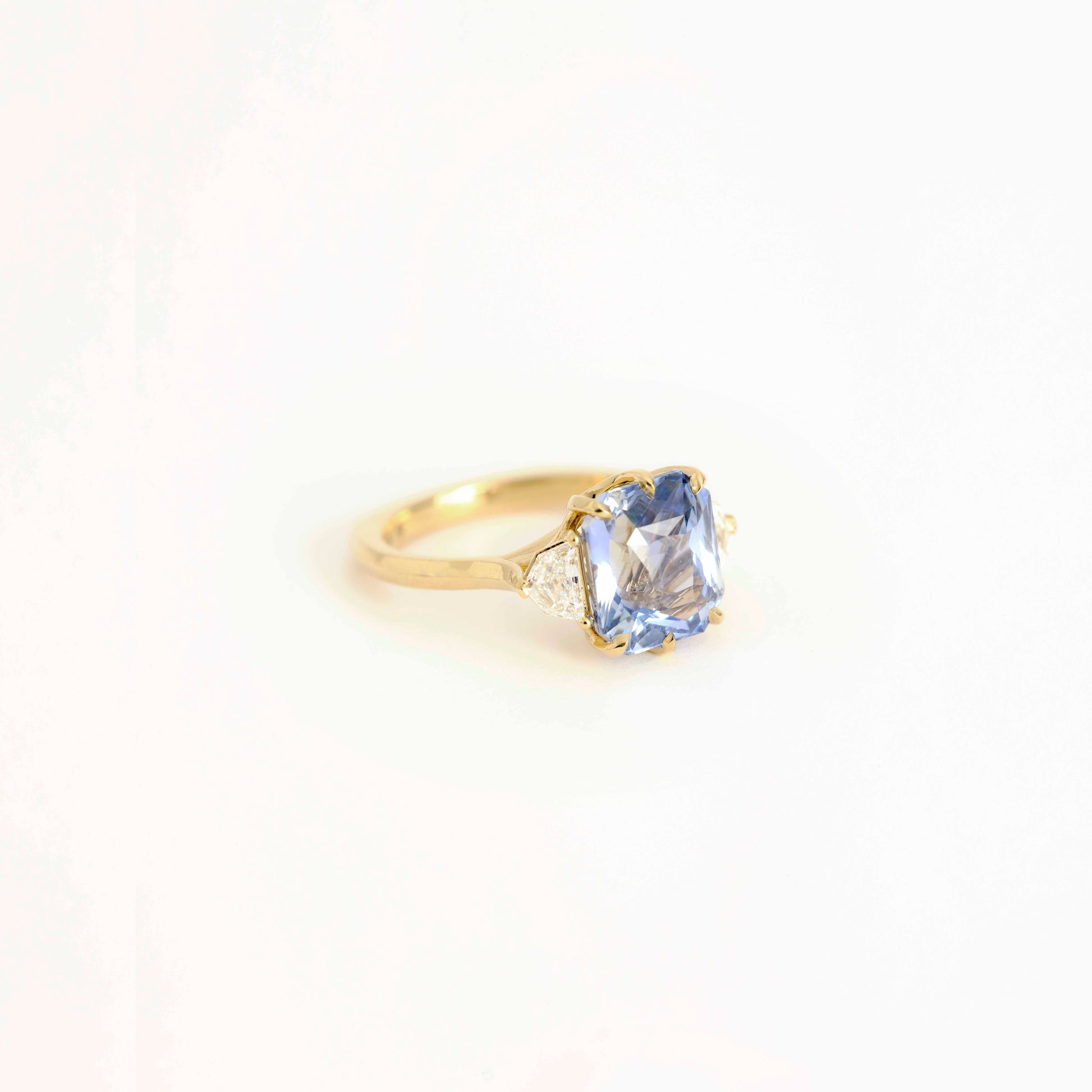 Image 2: Bicolor Sapphire & Diamond Ring