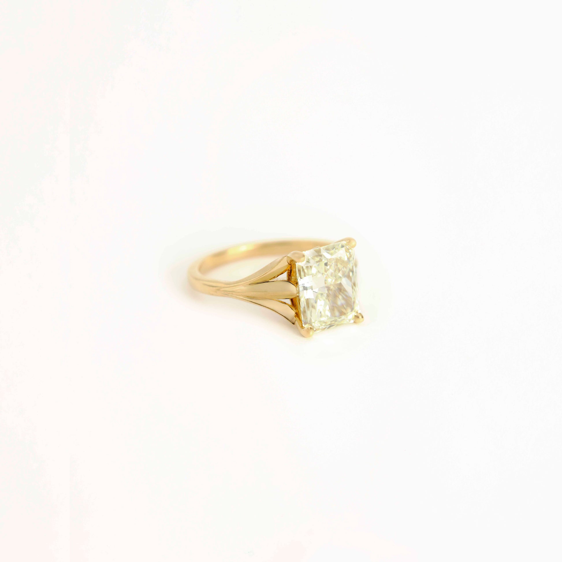Image 2: Radiant Brilliant Diamond Ring