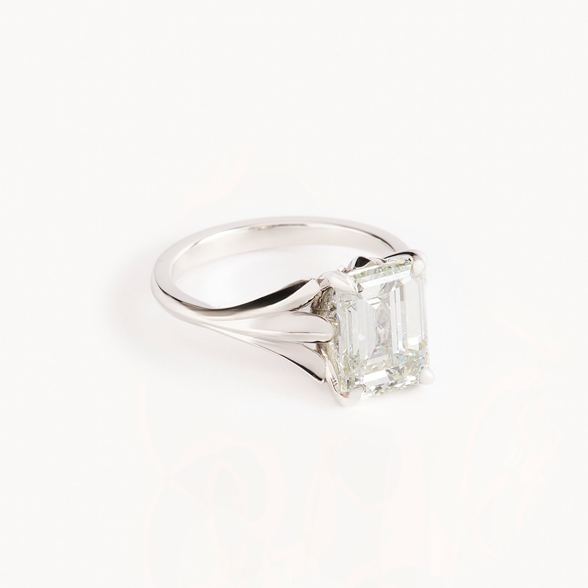 Image 2: ESV 4.03 Carat Emerald Cut Diamond