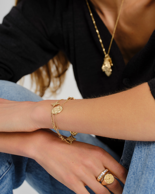 Image 4: Oak Sitting pave star bracelet